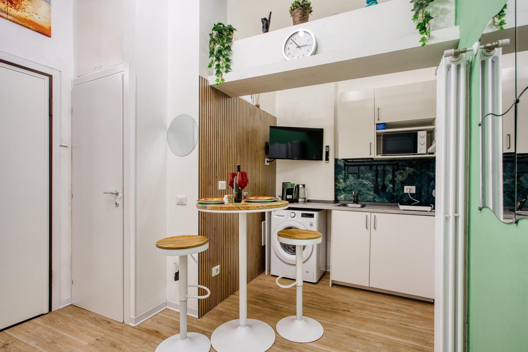 Apartment Lovely Petit - Centro Milan